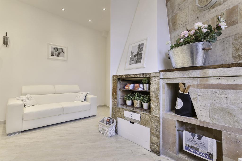 Townhouse By The Spanish Steps Rome Bilik gambar