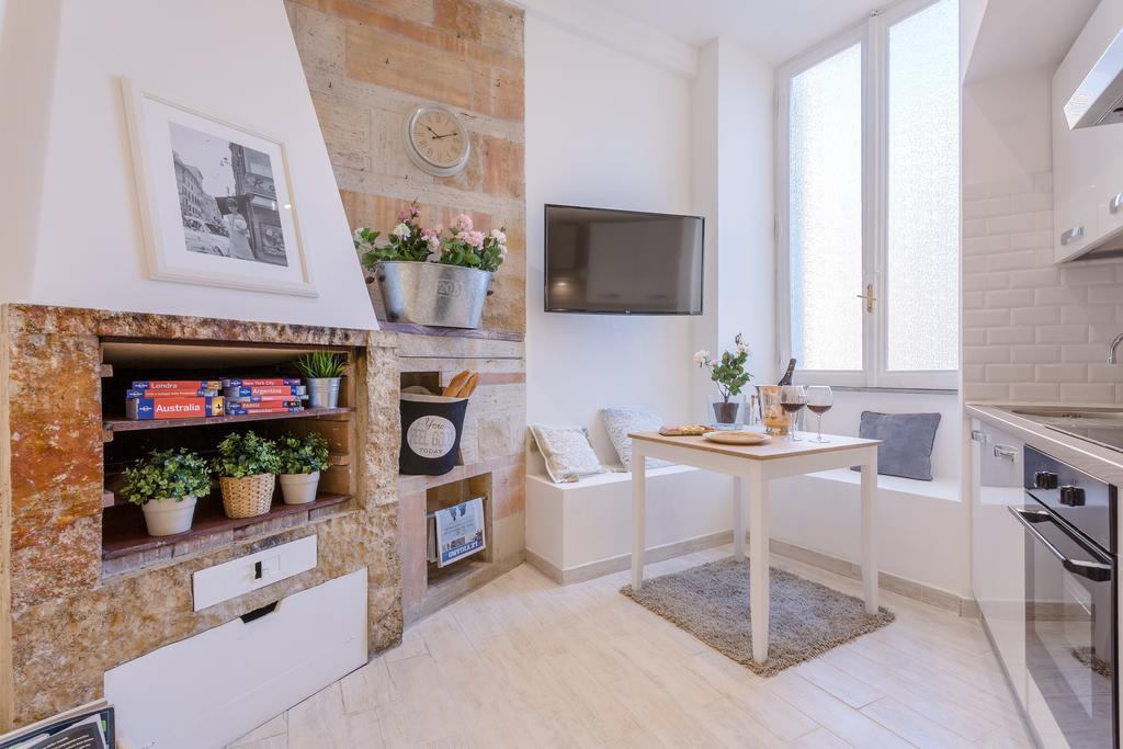 Townhouse By The Spanish Steps Rome Bilik gambar