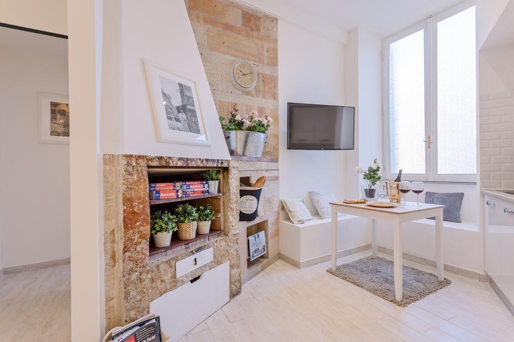 Townhouse By The Spanish Steps Rome Bilik gambar