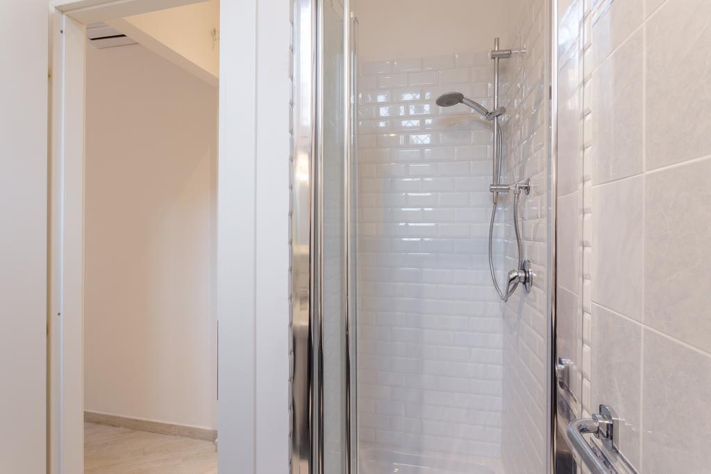 Townhouse By The Spanish Steps Rome Bilik gambar