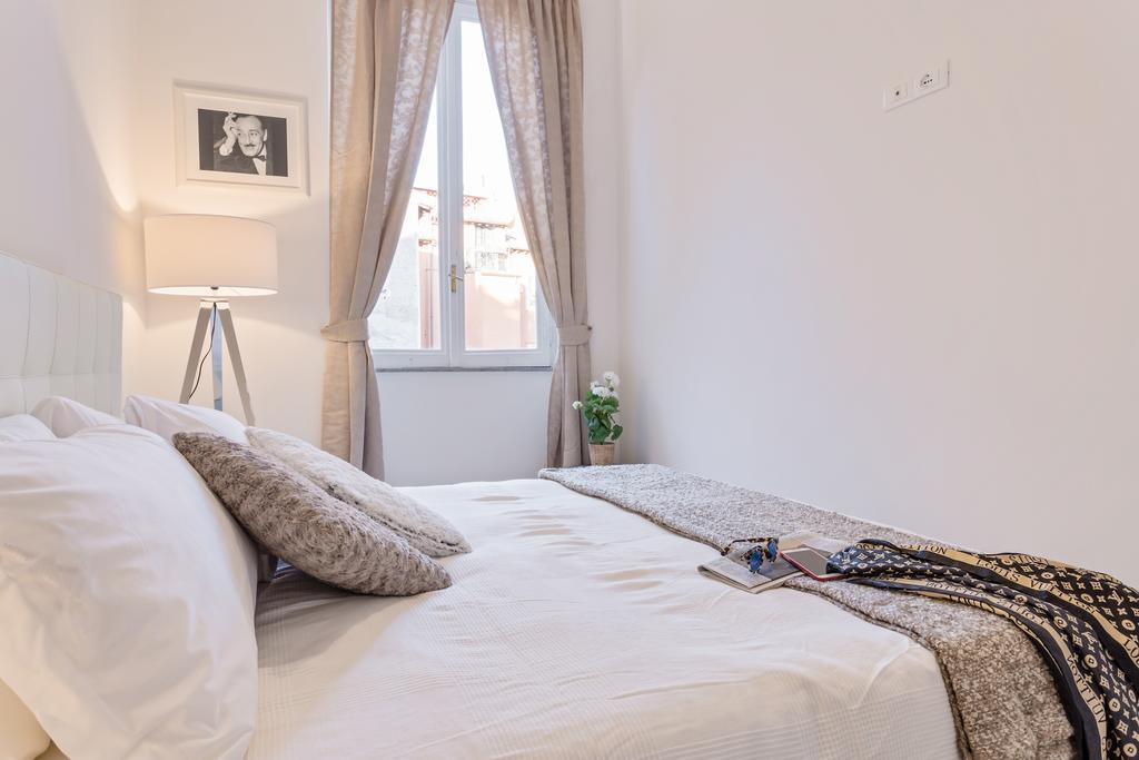 Townhouse By The Spanish Steps Rome Bilik gambar
