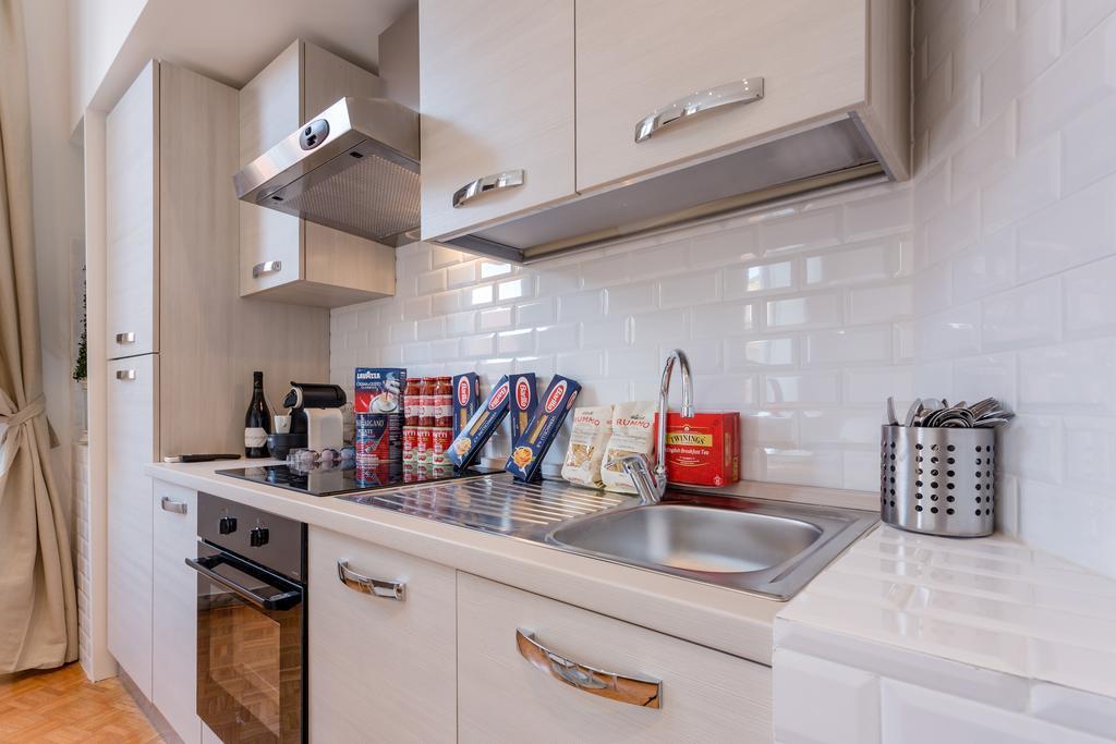 Townhouse By The Spanish Steps Rome Bilik gambar