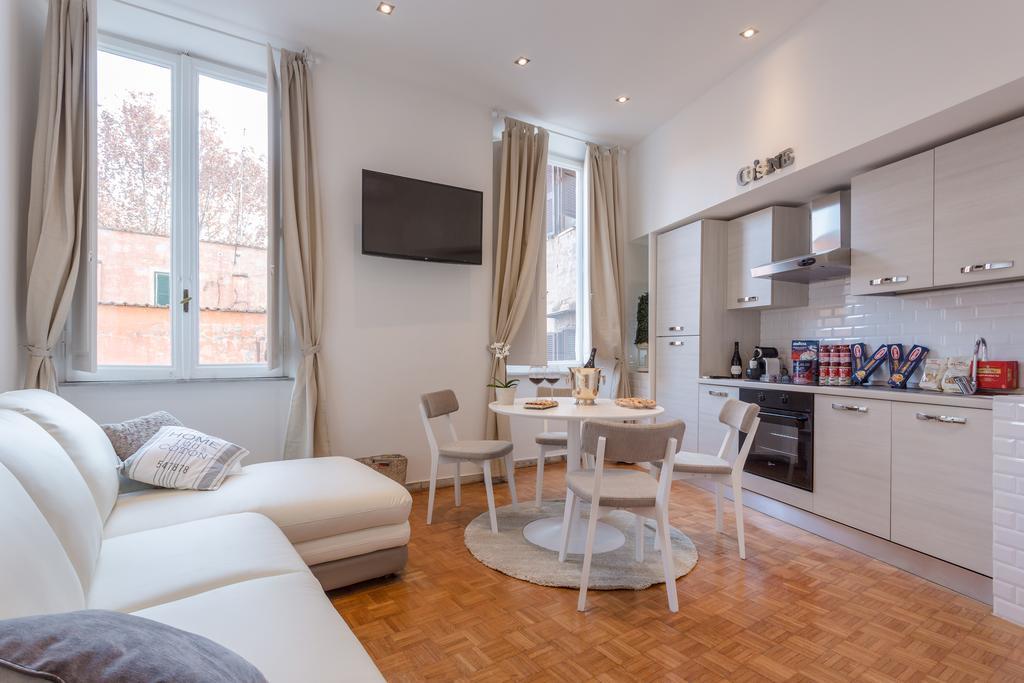 Townhouse By The Spanish Steps Rome Bilik gambar