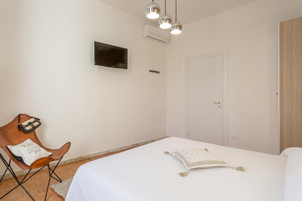 Townhouse By The Spanish Steps Rome Bilik gambar