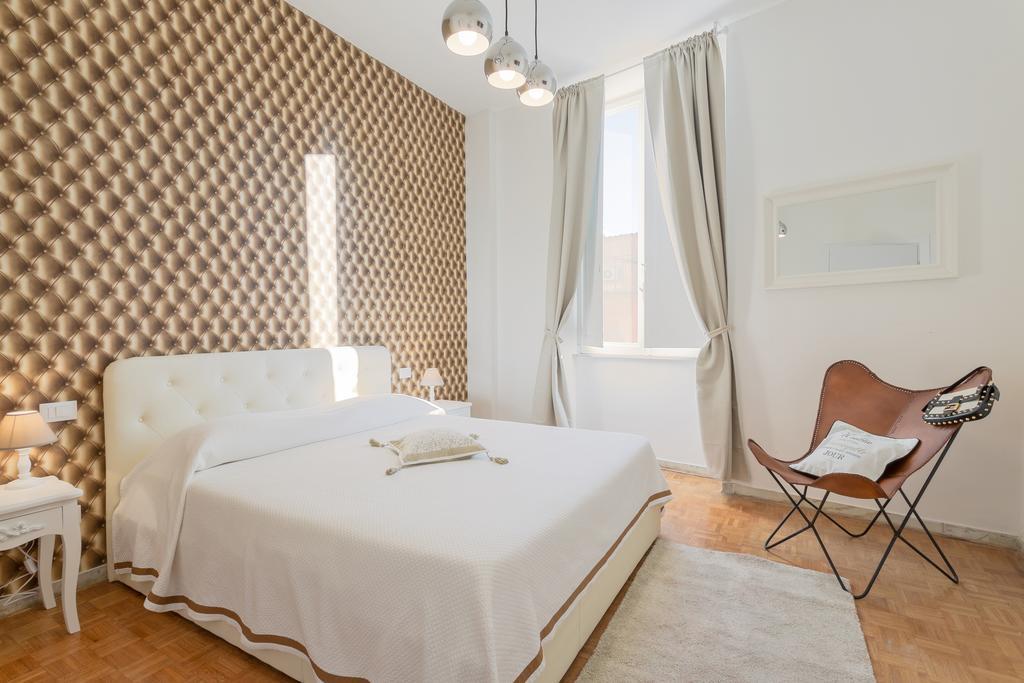 Townhouse By The Spanish Steps Rome Bilik gambar