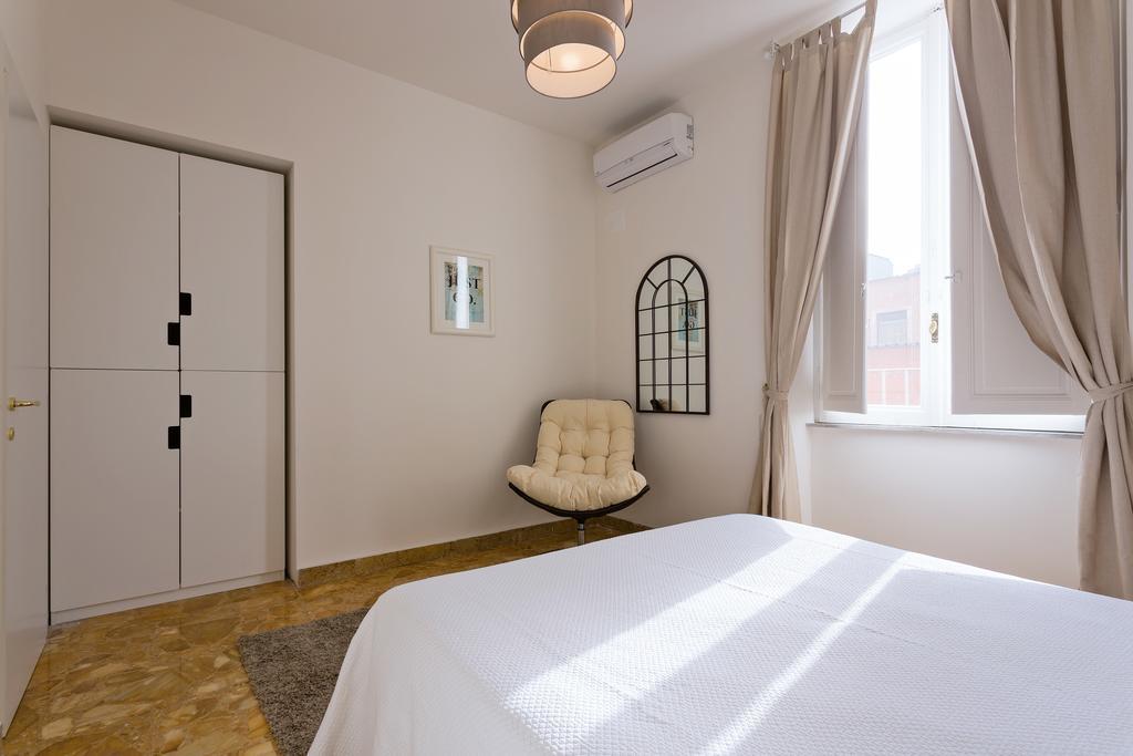 Townhouse By The Spanish Steps Rome Bilik gambar